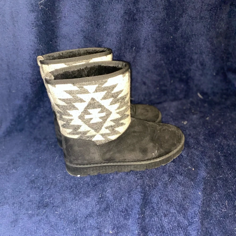 Black and Gray Patterned Women's Winter Boots - Picture 7 of 7